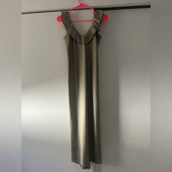 Serene Slip Dress ~ Moss Green Luxe Satin × 1
XXS - Picture 5 of 5